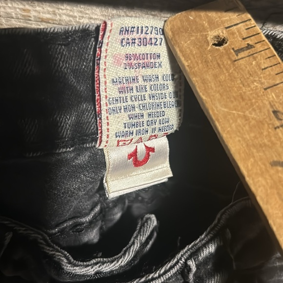 True Religion washed blk distressed jeans - Picture 7 of 15